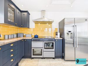Kitchen- click for photo gallery